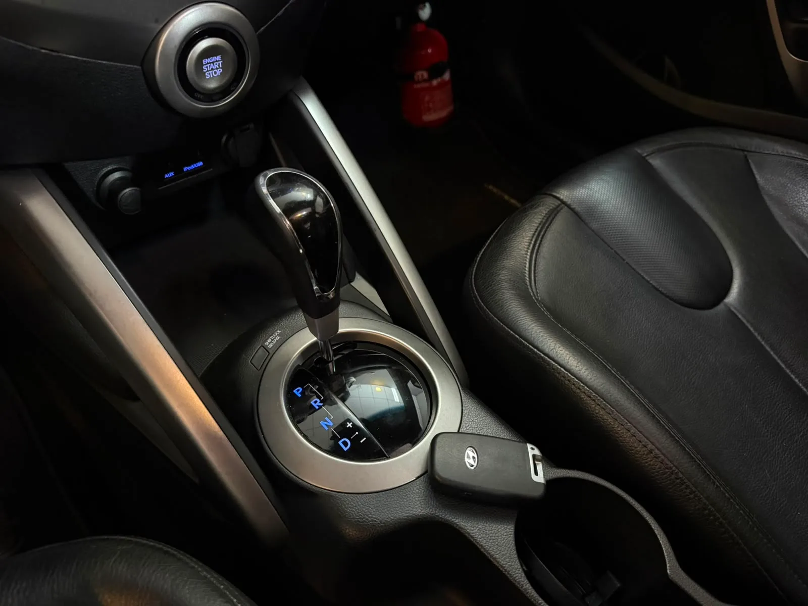 Hyundai-Veloster-2013 (8).jpeg