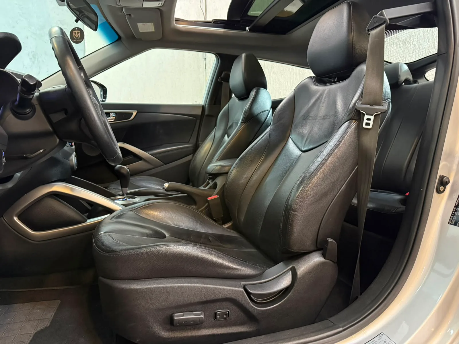 Hyundai-Veloster-2013 (10).jpeg